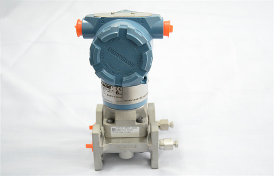 kleiner Strecke Differenzdruckgeber Rosemount 3051CD0 mit traditionellem Flansch